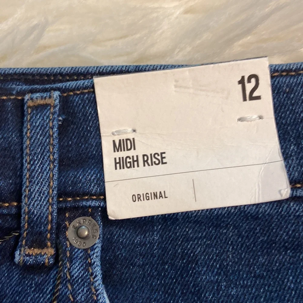 EXPRESS MIDI High Rise Jeans shorts size 12 brand new with tags - Picture 6 of 12